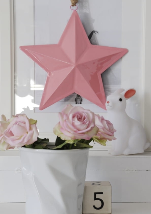 różowa metalowa gwiazda trójwymiarowa do zawieszenia