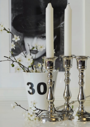 srebrny świecznik dekoracyjny niklowany metalowy