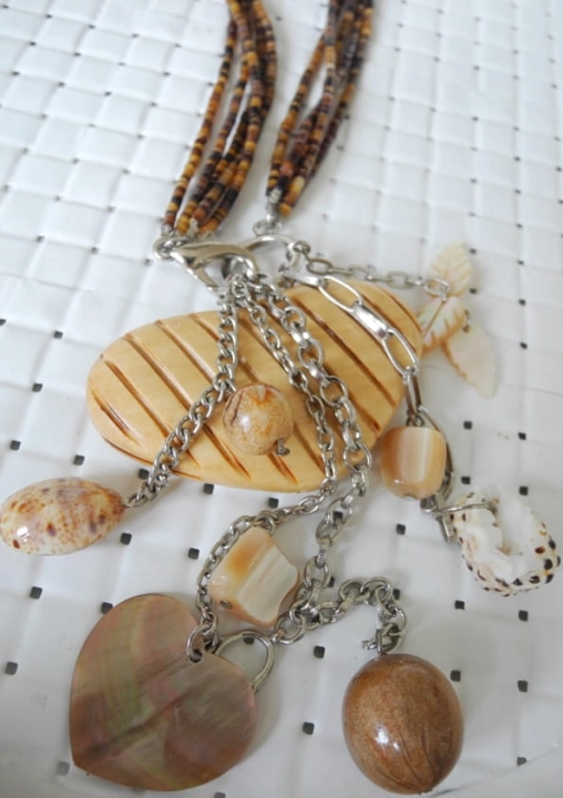 Naszyjnik SHELL BROWN – plażowa biżuteria boho z naturalnych materiałów