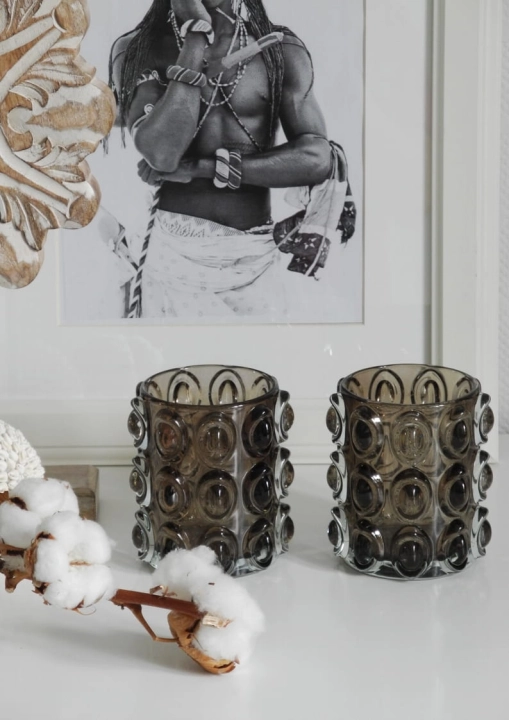 Szklany świecznik dekoracyjny z ciemnego strukturalnego szkła 11x10 cm