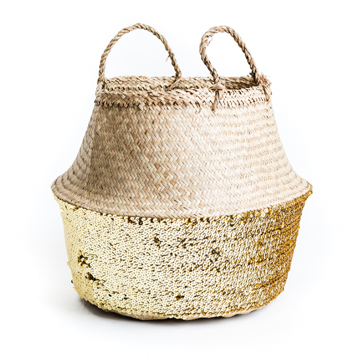 Kosz zdobiony złotymi cekinami