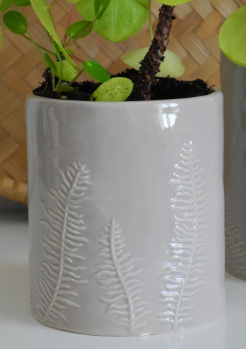 Zestaw dwóch osłonek ceramicznych w kolorze taupe – naturalny styl do salonu i sypialni