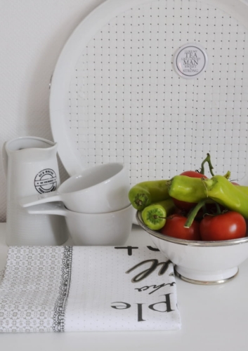 Ręcznik kuchenny w paski z napisem