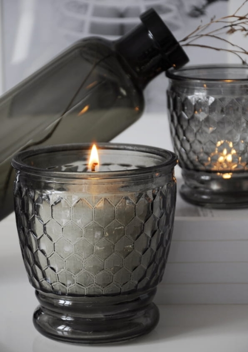 Świeczniki HONEYCOMB w stylu skandynawskim – elegancka dekoracja salonu