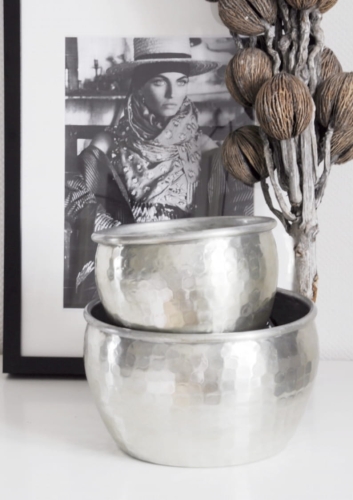 Osłonka na doniczkę z metalu w orientalnym stylu