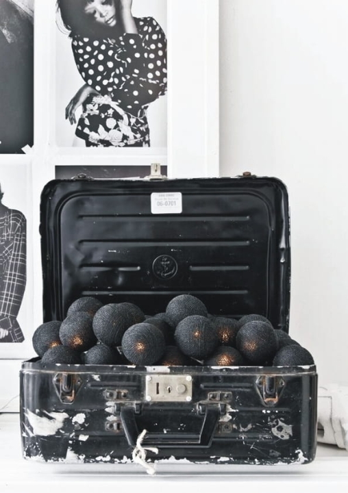 Girlanda świetlna Cotton Ball Lights z czarnych kul