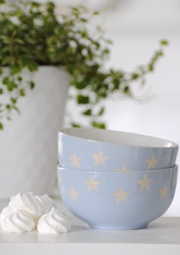 Błękitna ceramiczna miseczka 300 ml z gwiazdkami – ceramika stołowa w stylu nadmorskim