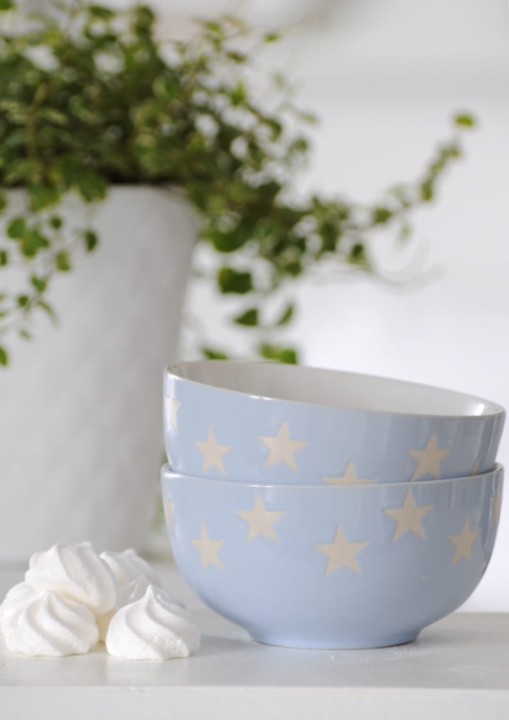 Błękitna ceramiczna miseczka 300 ml z gwiazdkami – ceramika stołowa w stylu nadmorskim
