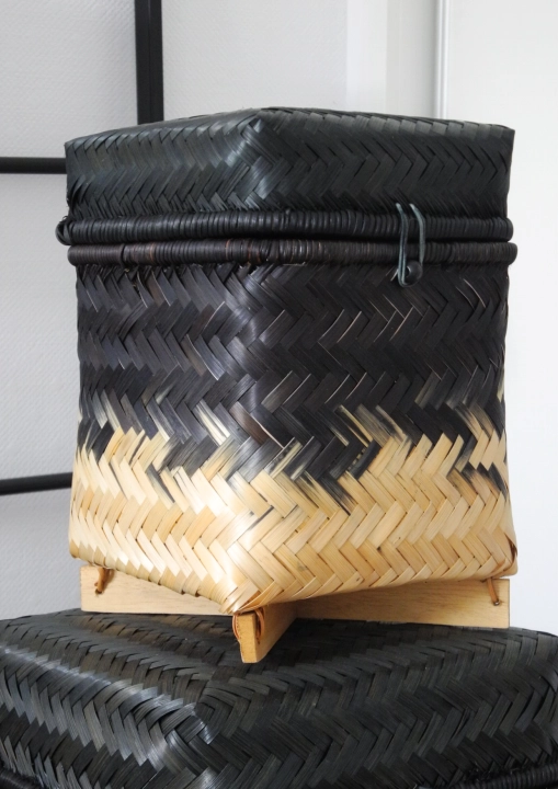 Kosze dekoracyjne do przechowywania z wieczkiem – elegancki zestaw 3 sztuki