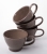 Brązowy ceramiczny kubek do kawy lub herbaty