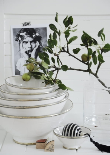 Miska ceramiczna Tine K Home – biała ceramika z Maroka ze srebrną taśmą