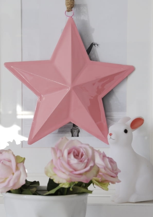 dekoracyjna gwiazda w kolorze różowym z metalu na ścianę