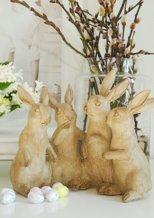 Figurka dekoracyjna zajączki wielkanocne – cztery zające jako ozdoba do wnętrz
