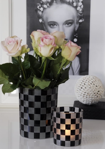 Czarno-biały pojemnik SQUARES – nowoczesna ozdoba stołu