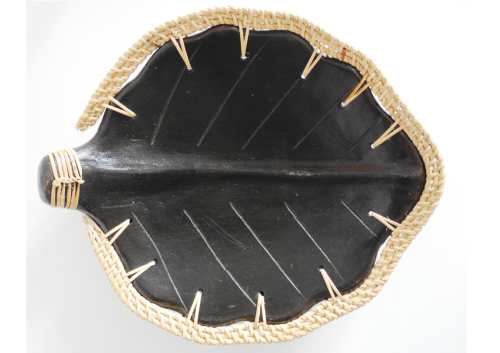 Ceramiczna atera w kształcie liścia