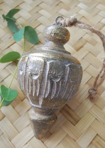 Zawieszka dekoracyjna brązowa