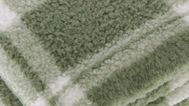 Koc pluszowy w kratę OLD GREEN