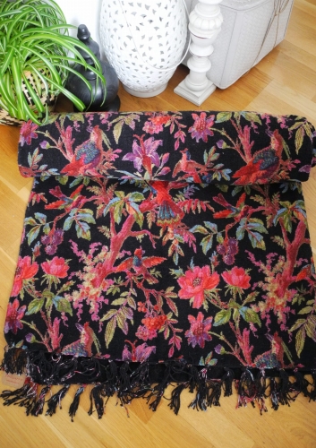 Dywan czarny w kolorowe wzory