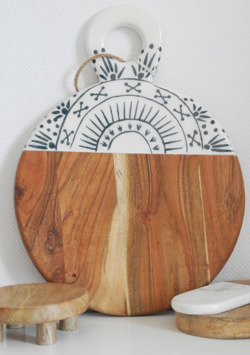 Deska kuchenna okrągła z dekoracyjnym uchwytem