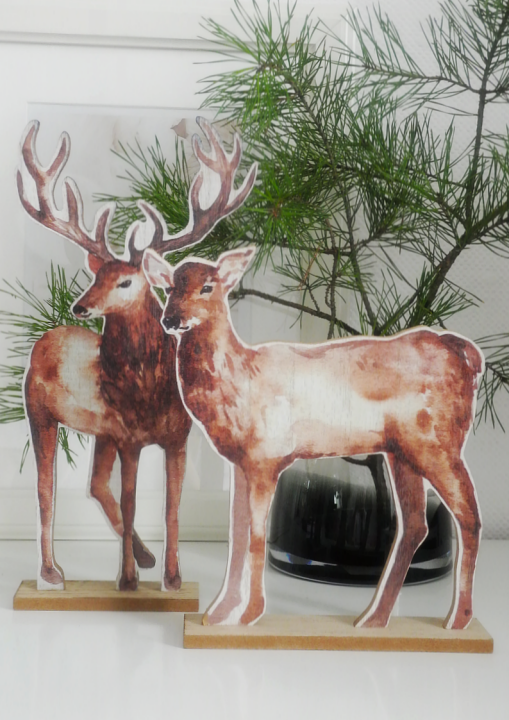 Figurki dekoracyjne jeleń i sarna na drewnianej podstawie
