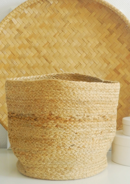 Kosz z naturalnej juty