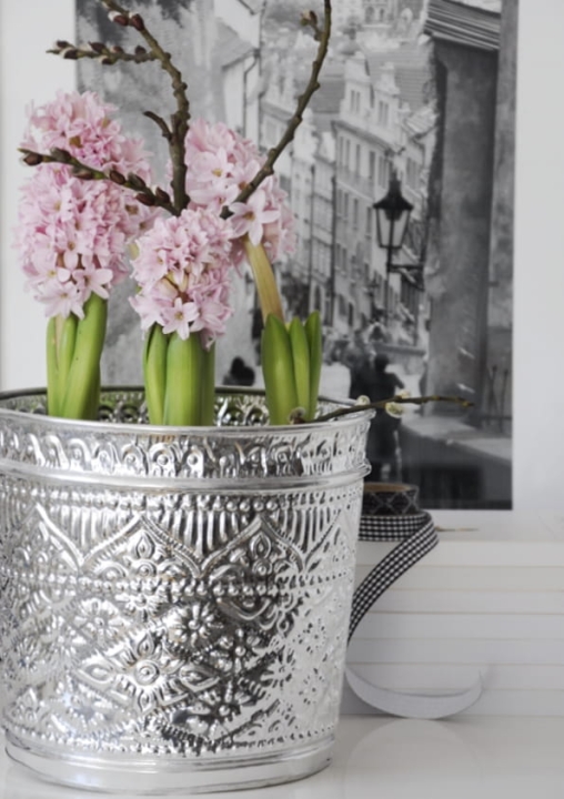 Ozdobny pojemnik z aluminium kolor srebrny