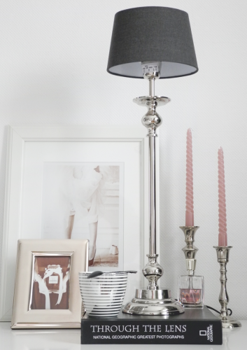 Niklowana podstawa lampy stołowej AMICE o wysokości 54 cm