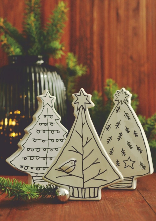 Dekoracja świąteczna komplet trzech ceramicznych choinek