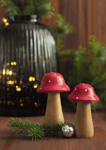 Drewniane muchomory dekoracyjne – czerwone grzybki z białymi kropkami