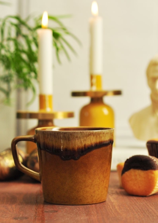 Kubek ceramiczny w kolorze brązowymz cieniowaniem