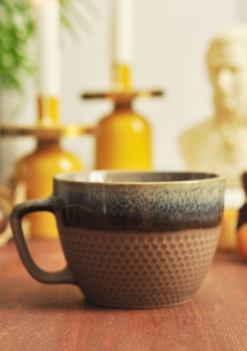Kubek ceramiczny z efektem lawy