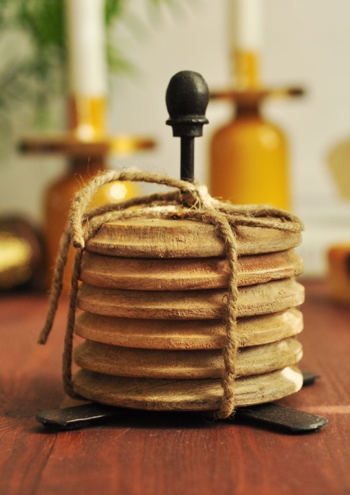 Drewniane okrągłe podstawki pod kubki