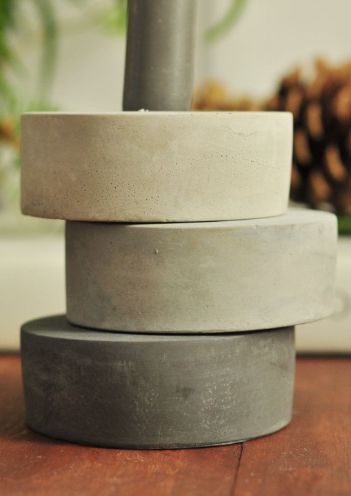 Komplet świeczników z betonu
