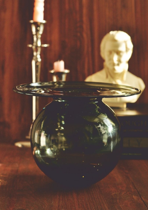 Designerski wazon z przydymionego szkła