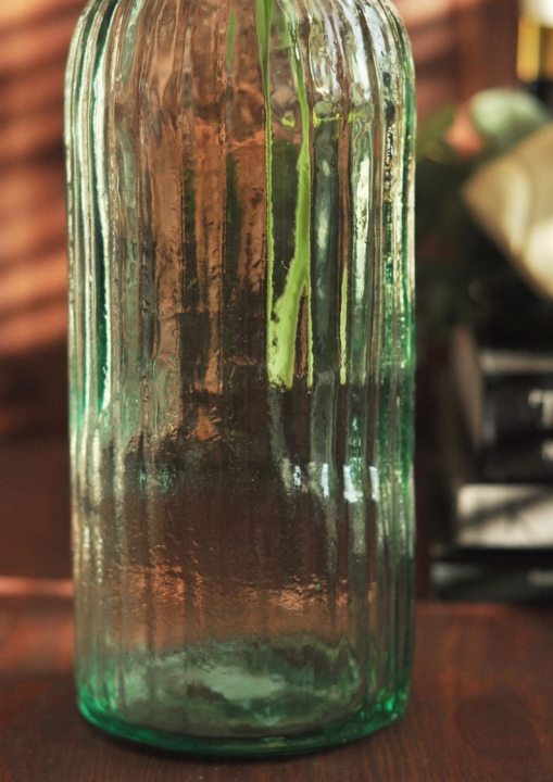 Zielona butelka wazon z ekologicznego szkła