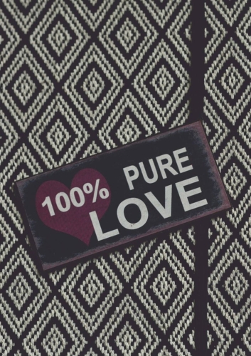 Metalowy prostokątny czarny magnes na lodówkę 100% Pure Love