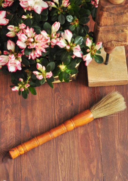 Pędzel chiński z rączką w kolorze brązowym