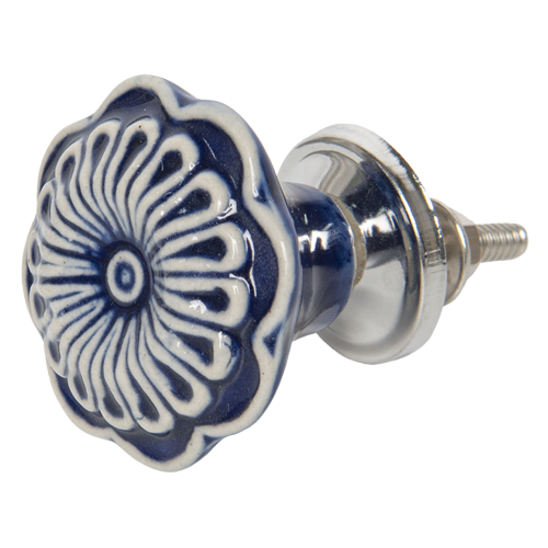 Niebieska ceramiczna gałka meblowa Blue Flower w kształcie kwiatka z białymi akcentami