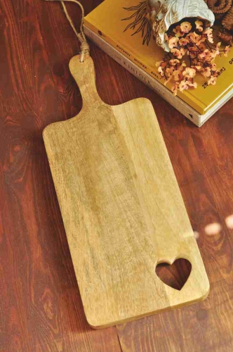 Deska kuchenna z wyciętym sercem