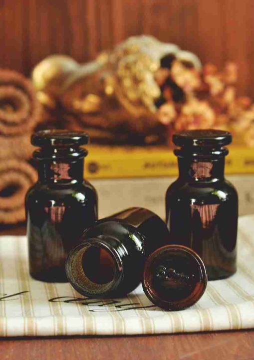 Buteleczka apteczna z brązowego szkła