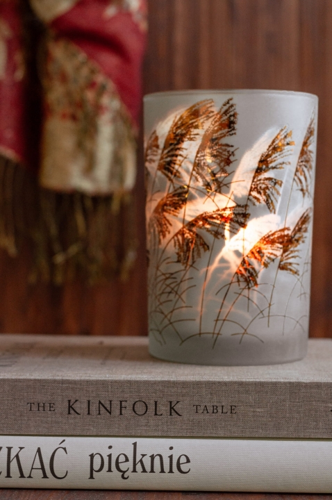 Elegancki lampion ze szkła ze złotym środkiem