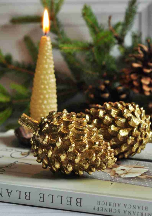 Złota dekoracja na Boże Narodzenie