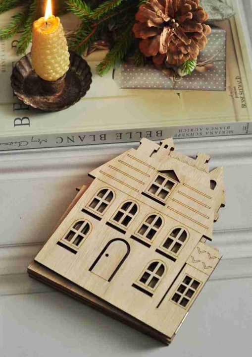 Dekoracja świąteczna z drewna na półkę, koodę lub parapet