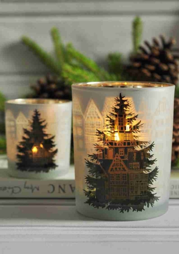 Komplet dwóch szklanych lampionów ze złotym wnętrzem i holenderskimi domkami