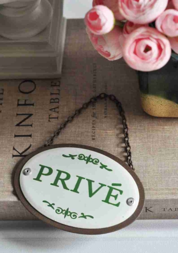 Szyld metalowy na łańcuszku w stylu vintage