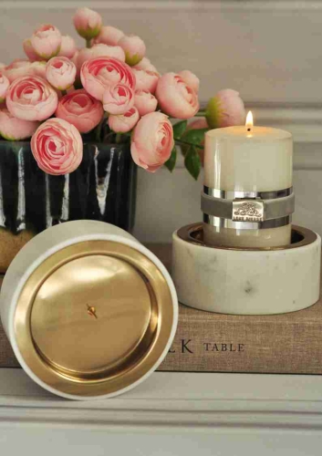 Okrągły świecznik marmurowy MARBLE na grubą świecę z metalowym środkiem