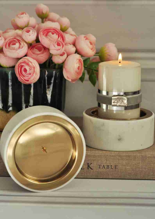 Okrągły świecznik marmurowy MARBLE na grubą świecę z metalowym środkiem