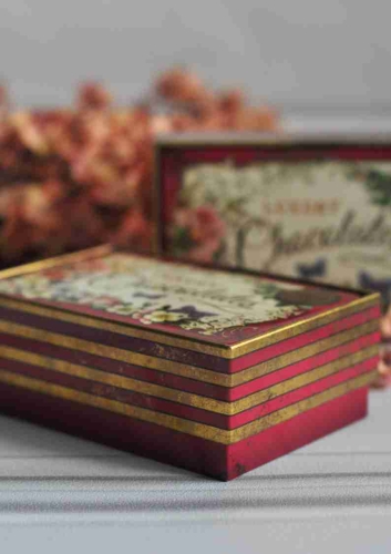 Dekoracyjna puszka na czekoladki