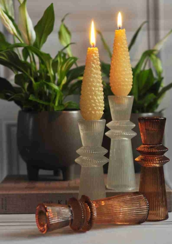 Smukły świecznik dekoracyjny Lily w stylu skandynawskim