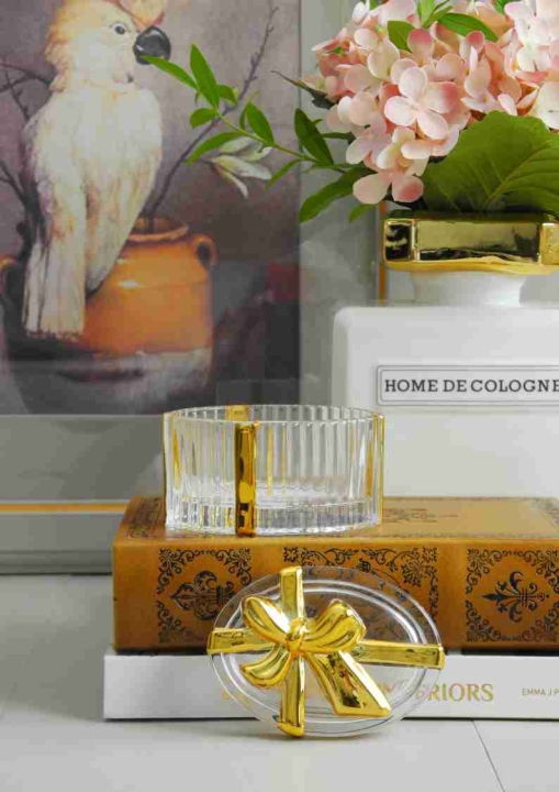 Pojemnik z karbowanego szkła na biżuterię